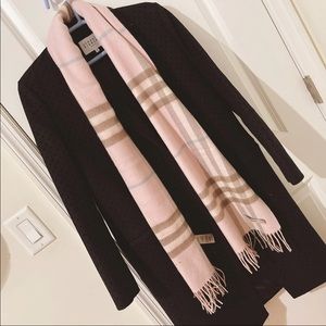 Burberry wool scarf
